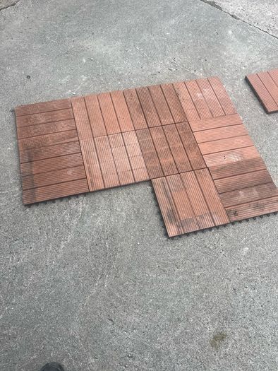 140 sq feet of interlocking composite decking