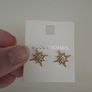 9 pairs of stud earrings Image 5