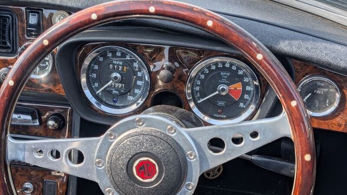 MGB  Coupe - 1973 (Black)