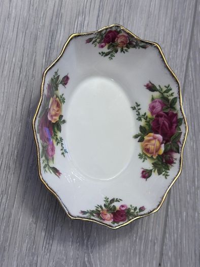 Royal Albert Old Country Roses Oval Sweet Dish