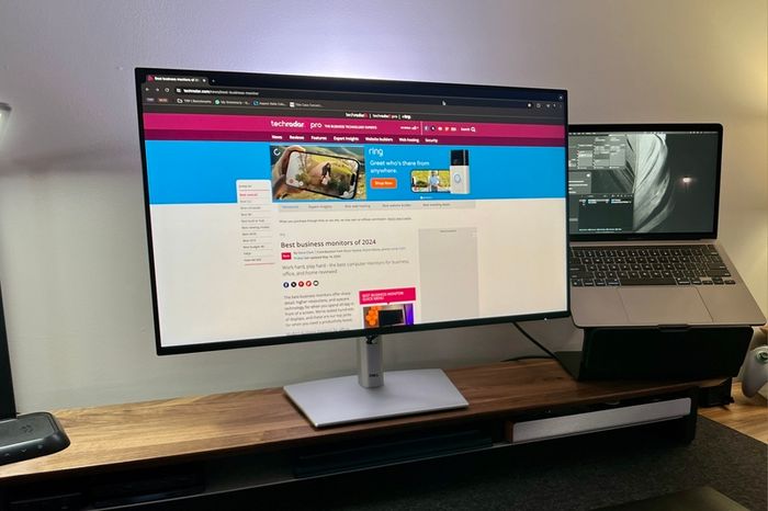 Brand new Dell P2725HE monitor with USB C connectivity