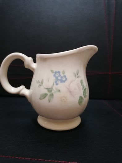 Vintage Sadler Creamer