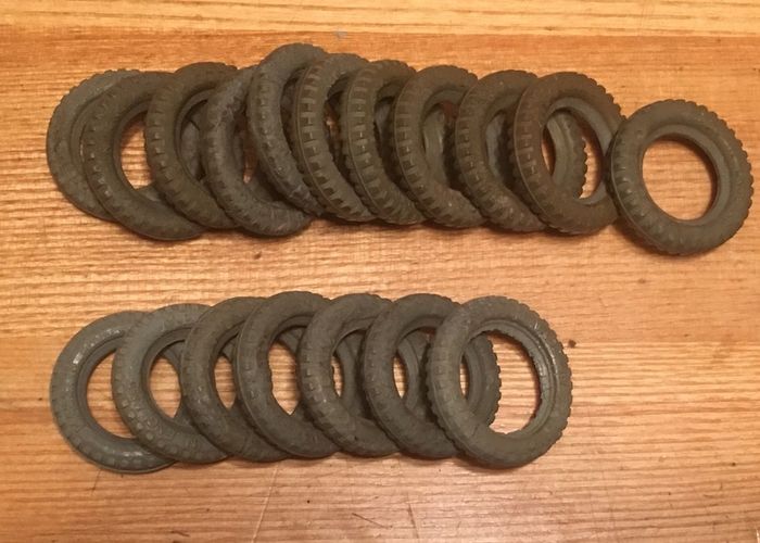 Meccano & Tri-ang tyres/wheels