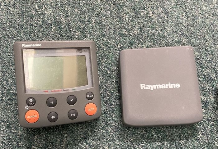 Raymarine st6002 smart pilot