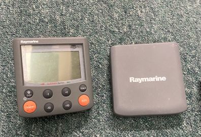Raymarine st6002 smart pilot