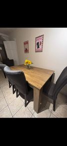 Dining table & 4 Chairs