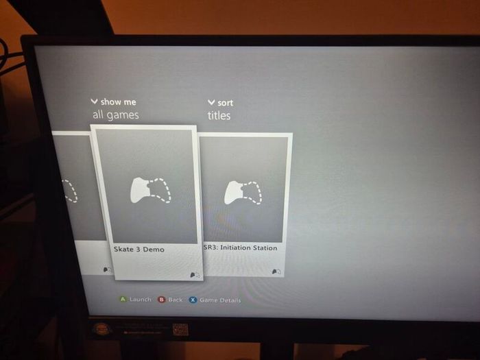 Boxed Xbox 360 Slim 250GB Console Bundle - Official Wireless Controller 4 Games