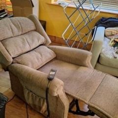 ON HOLD ! riser recliner electric armchair