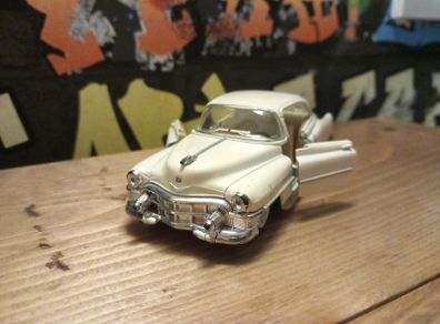 Kinsmart 1953 Cadillac Series 62 Coupe 1:43 Scale Die-cast Car kids children gift present Collectable play