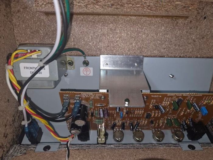 Fender Frontman 15B