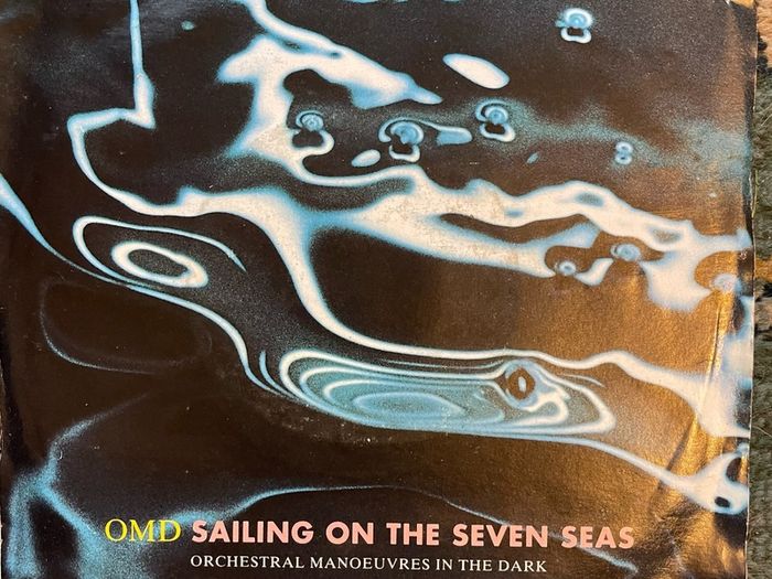 2 x OMD. Singles Sailing on the seven seas and genetic engineering vinyl record in vg+ condition 5 euros each or both for 8