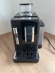 DeLonghi Rivelia coffee machine