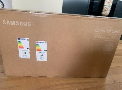 Samsung 43 inch (108cm) UHD TV