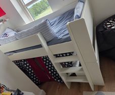 Kids' bed in very good conditions