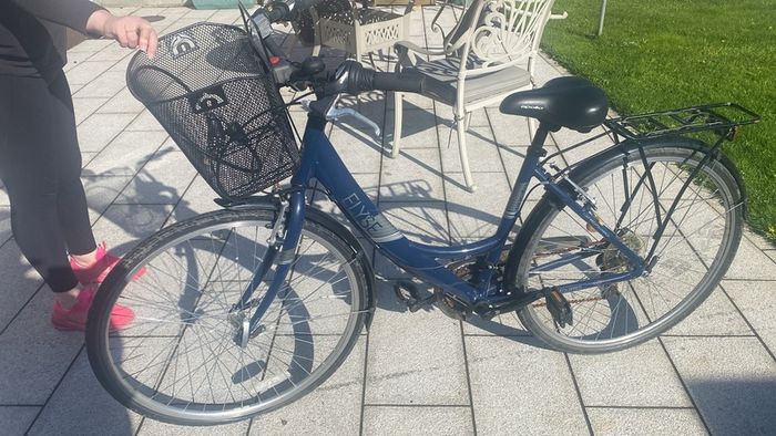 Girls bike