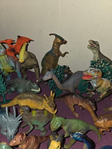 41 Dinosaur Lot