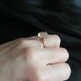 Beautiful 9ct yellow gold white topaz ring Image 8