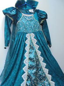 Halloween Dress with cape