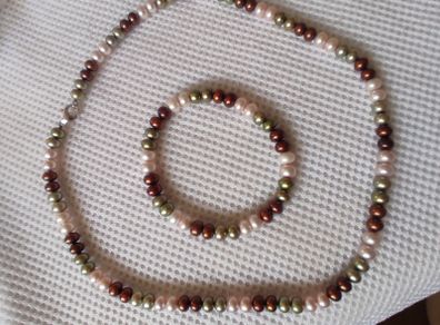 Matching set pearls