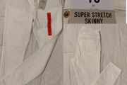 White Super stretch Jeans, New With Tags