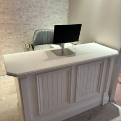 Reception desk