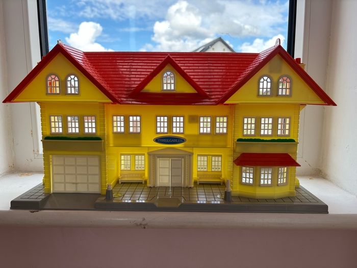 Vintage Oh Penny doll house