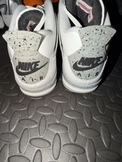Jordan 4 retro White cement