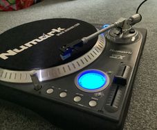 Numark TTX USB Turntable w/ Audio-Technica VM95E