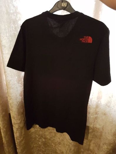 The northface black/red white t shirt