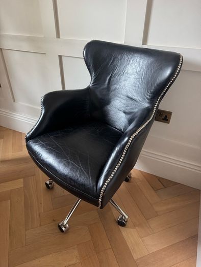 Beautiful Leather Office Swivel Chair