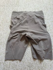 Lululemon shorts / pockets/ dots / UK 8
