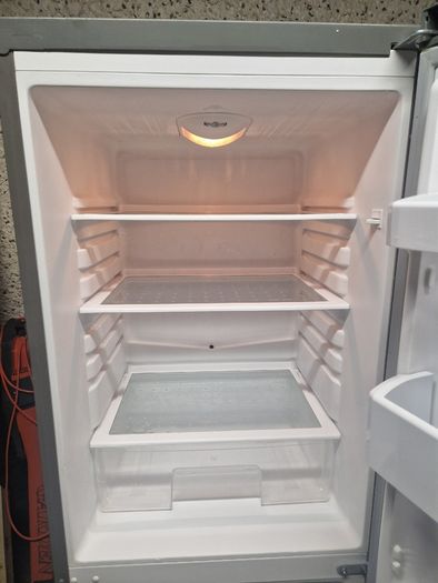 Powerpoint fridge freezer