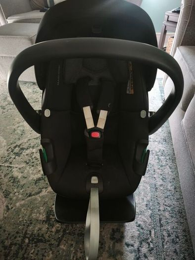 X2 Maxi Cosi Pebble 360 spin isofix base Twin set E180 each