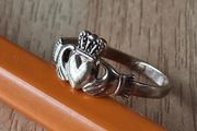 9 ct gold kid's claddagh ring small size