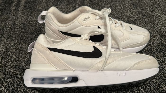 Nike AirMax Dawn Ladies trainers