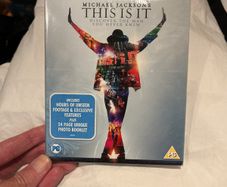 Michael Jackson : This Is It : Live 2009. New/Sealed. With 24 Page Booklet.
