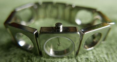 Lady's AVON AV008 Watch