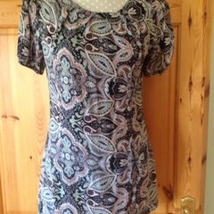 Size 8 Patterned Top