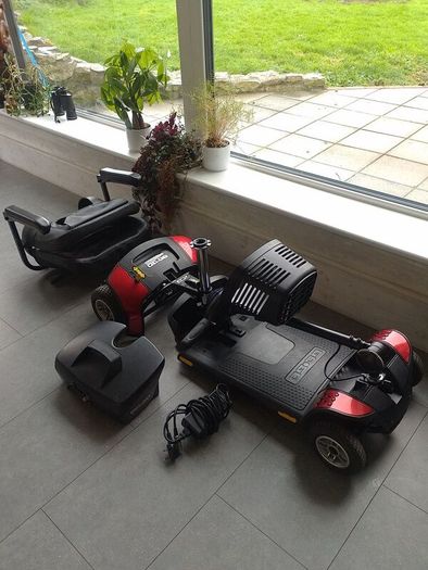 Pride Go-Go Elite Traveller 4-Wheel Mobility Scooter 2022 New Batteries