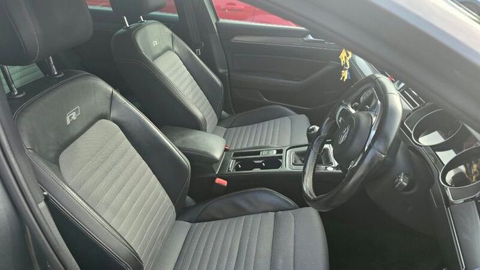 2016 R-Line Volkswagen Passat