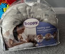 Boppy Feeding pillow