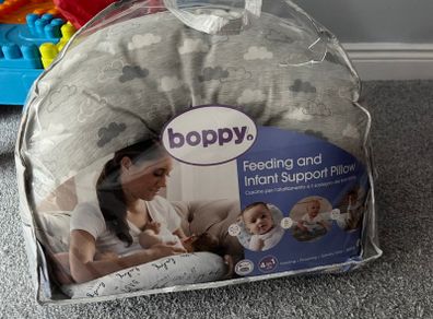 Boppy Feeding pillow