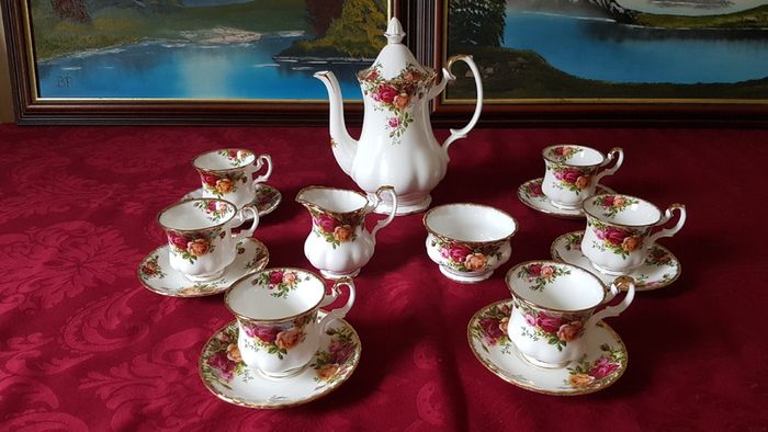 15 Piece Royal Albert Old Country Roses Bone China Gold Gilt Coffee Set For 6 Person Setting Made In England