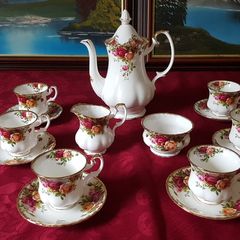 15 Piece Royal Albert Old Country Roses Bone China Gold Gilt Coffee Set For 6 Person Setting Made In England