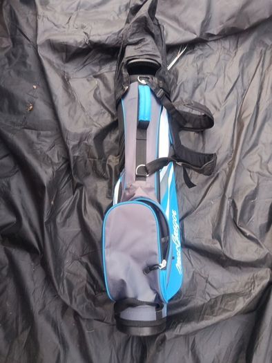 Kids carry golf bag