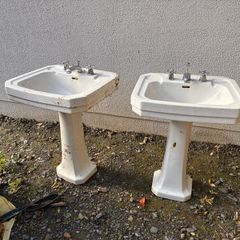 2 x bathroom sinks with pedasils