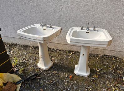 2 x bathroom sinks with pedasils