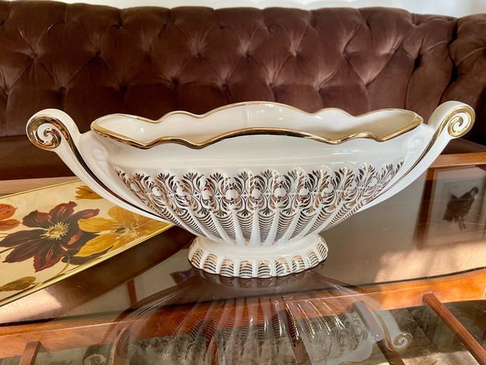Stylish Vintage Sadler Ceramic Tulip Mantle Vase