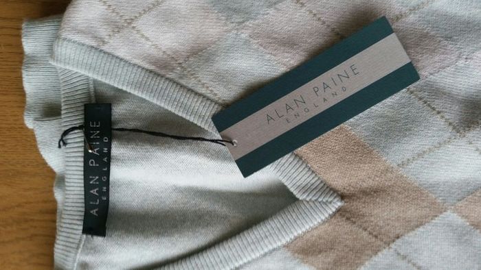 ALAN PAINE jumper size large/ X large