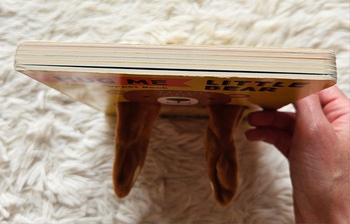 Huge Me Little Bear Finger Puppet Book